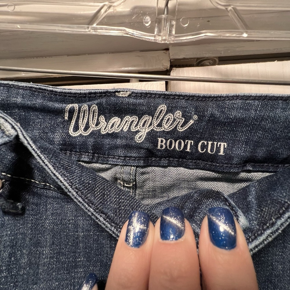 Wrangler Women's Mid-Rise Bootcut Jeans Style 09MWZDO Size 15 x 32 - Picture 2 of 11